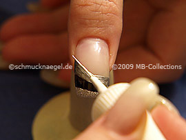 Nailart Liner in der Farbe weiß