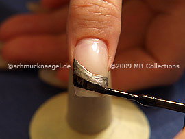 Nagellack in der Farbe schwarz