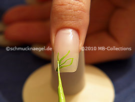 Nailart Liner in der Farbe hellgrün