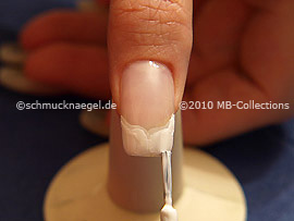 Nagellack in der Farbe weiß