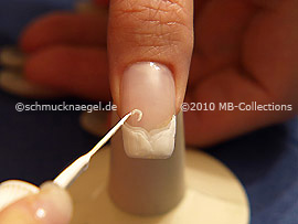 Nailart Liner in der Farbe weiß
