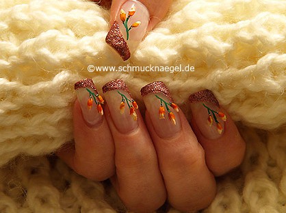 Fingernagel Motiv mit getrockneten Blumen