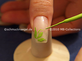 Nailart Liner in der Farbe hellgrün