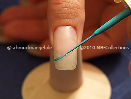 Nailart Liner in der Farbe türkis