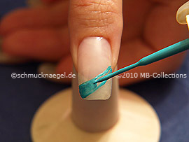 Nailart Liner in der Farbe türkis