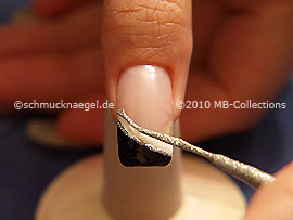 Nailart Liner in der Farbe silber-glitter