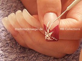 Nailart Liner in der Farbe weiß