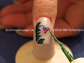 Nailart Liner in der Farbe grün-glitter