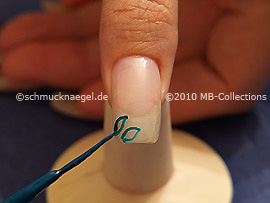 Nailart Liner in der Farbe dunkelgrün