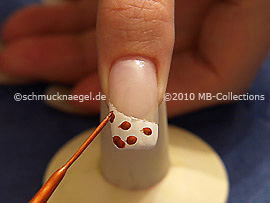 Nailart Liner in der Farbe braun