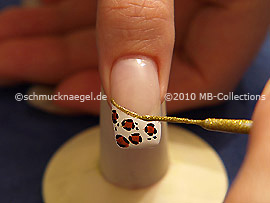 Nailart Liner in der Farbe gold-glitter