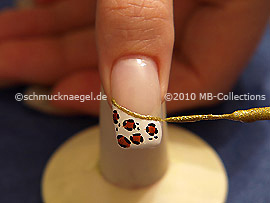 Nailart Liner in der Farbe gold-glitter