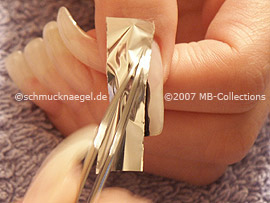 Pinzette und Metallic-Folie in silber