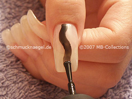 Nagellack in der Farbe schwarz