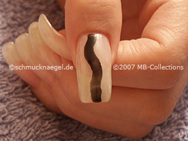 Nagellack in der Farbe schwarz