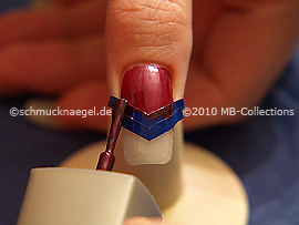 Nagellack in der Farbe aubergine