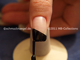 Nagellack in der Farbe schwarz