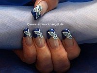 Dekorierte Fingernägel mit einem French Motiv