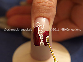 Nailart Liner in der Farbe gold-glitter