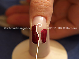 Nailart Liner in der Farbe weiß