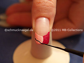 Nailart Liner in der Farbe schwarz