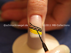 Nailart Liner in der Farbe schwarz