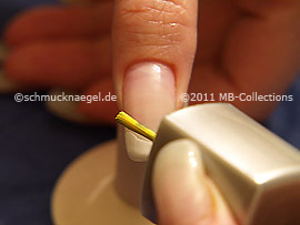 Nagellack in der Farbe gelb