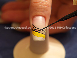 Nailart Liner in der Farbe schwarz
