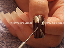 Nailart Liner in der Farbe silber