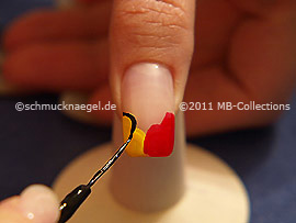 Nailart Liner in der Farbe schwarz