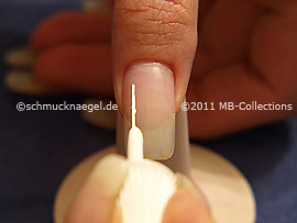 Nailart Liner in der Farbe weiß