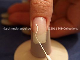 Nailart Liner in der Farbe weiß
