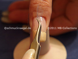 Pinzette und durchsichtiges Klebeband