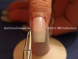 Durchsichtiges Klebeband und Pinzette