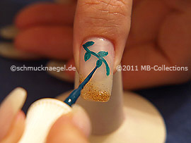 Nailart Liner in der Farbe dunkelgrün