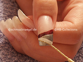 Nailart Liner in der Farbe gold-glitter