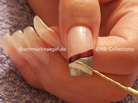 Nailart Liner in der Farbe gold-glitter