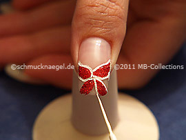 Nailart Liner in der Farbe weiß