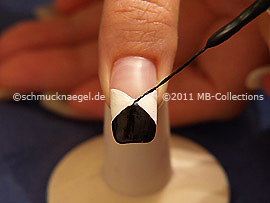 Nailart Liner in der Farbe schwarz