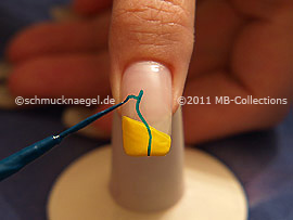 Nailart Liner in der Farbe dunkelgrün