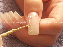 Nailart Liner in der Farbe gold-glitter