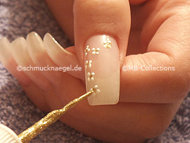 Nailart Liner in der Farbe gold-glitter