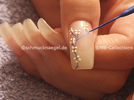 Nailart Liner in der Farbe blau