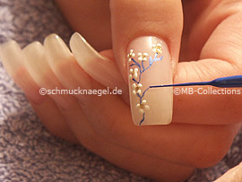 Nailart Liner in der Farbe blau