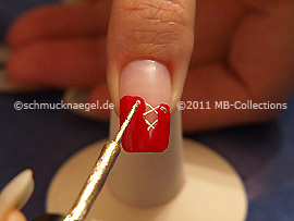 Nailart Liner in der Farbe gold