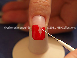 Nailart Liner in der Farbe weiß,