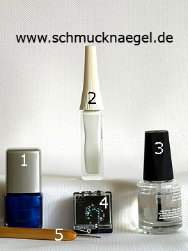 Produkte für das Nailart Ornament Motiv mit Strasssteinen - Nagellack, Nailart Liner, Strasssteine, Spot-Swirl