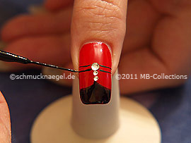 Nailart Liner in der Farbe schwarz