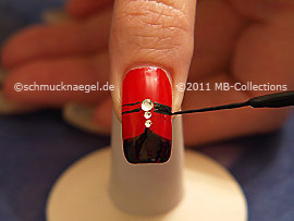 Nailart Liner in der Farbe schwarz