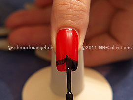 Nagellack in der Farbe schwarz